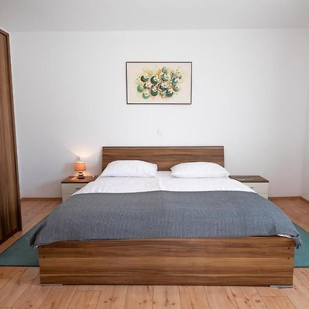 Apartmani Suzana เคลโนวีซา ภายนอก รูปภาพ