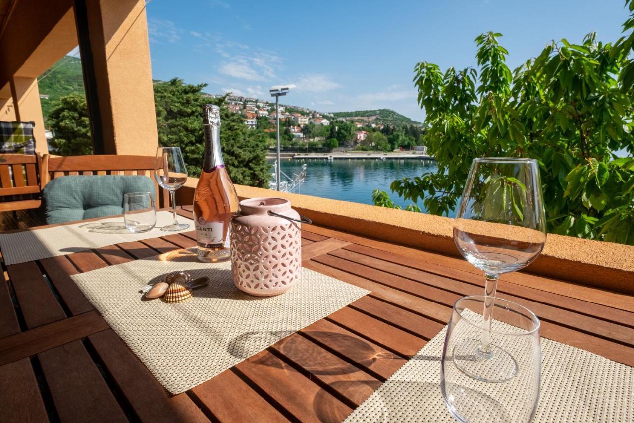 Apartmani Suzana เคลโนวีซา ภายนอก รูปภาพ