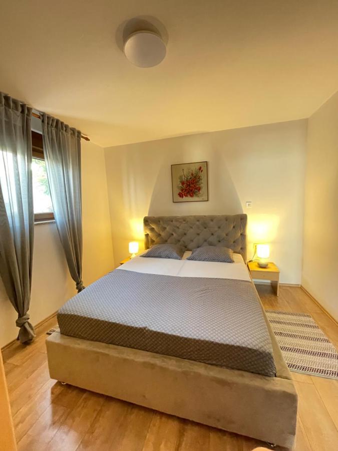 Apartmani Suzana เคลโนวีซา ภายนอก รูปภาพ