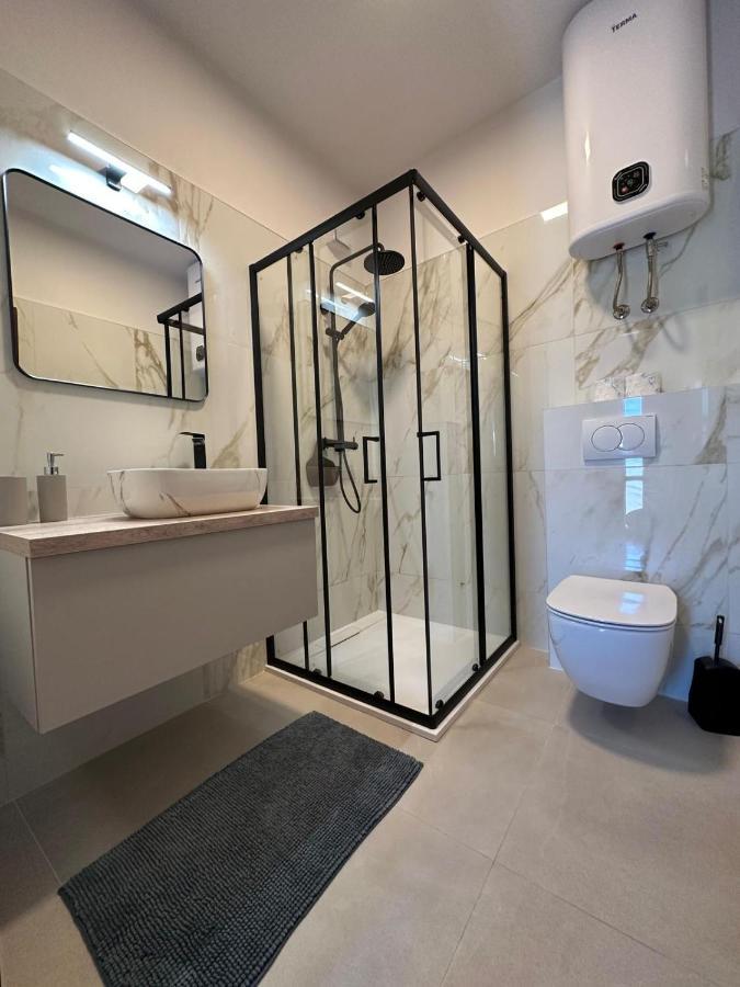 Apartmani Suzana เคลโนวีซา ภายนอก รูปภาพ