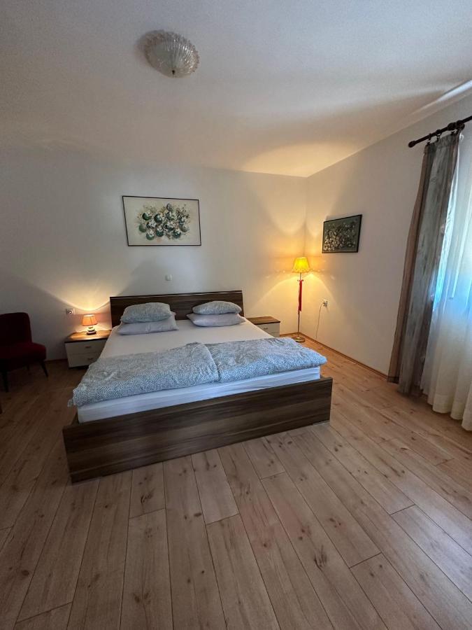 Apartmani Suzana เคลโนวีซา ภายนอก รูปภาพ